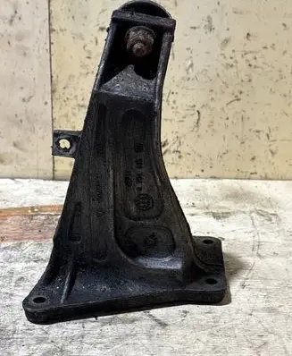 BMW 3 E46 Engine mounting bracket 6754185 22116754185 22111095084