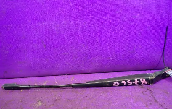 Opel Zafira B Front wiper blade arm 13145564