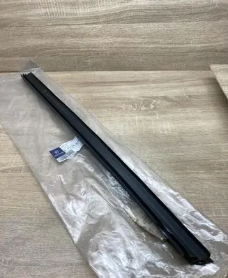 Mercedes-Benz E W212 Rubber seal front door window/glass A2127251065 A2127250965
