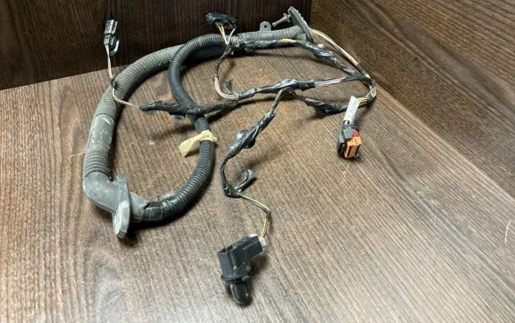 Opel Movano B Front door wiring loom 240518642R
