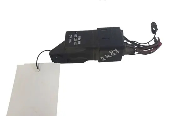 Skoda Octavia Mk2 (1Z) Glow plug pre-heat relay 0281003038 038907281D