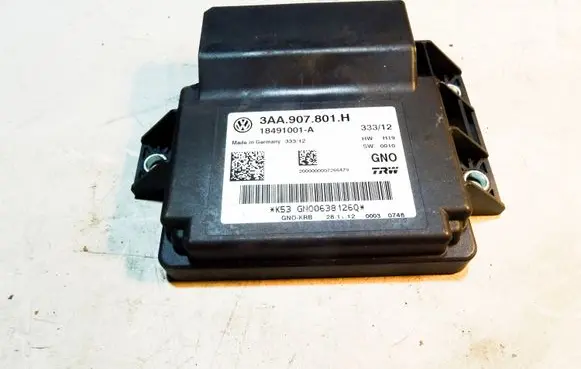 Volkswagen PASSAT B7 Hand brake control module 3AA907801H