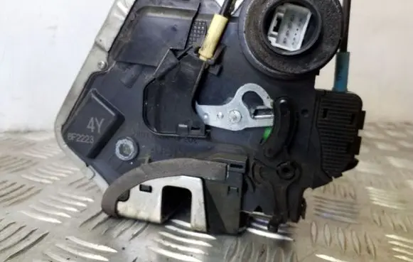 Suzuki Grand Vitara II Rear door lock