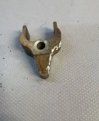Toyota Avensis T270 Fuel Injector clamp holder 