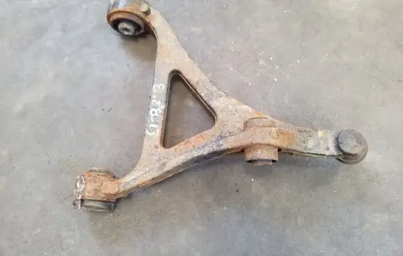 Chrysler 300C Front lower control arm/wishbone 030050325106