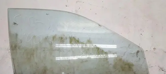 Mitsubishi Space Wagon Front door window glass four-door