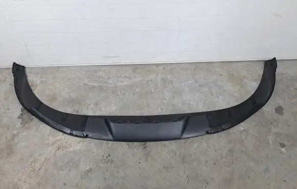 Front bumper lip