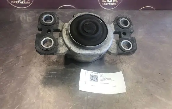 Volvo V70 Engine mount bracket 6G927M121RF