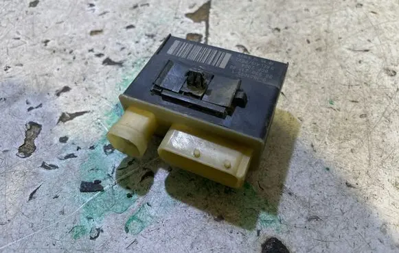 Citroen C5 Glow plug pre-heat relay 9652021180 018010951 03126180