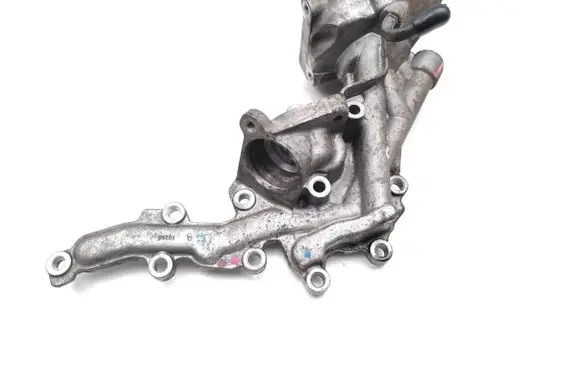 Isuzu D-Max Oil filter mounting bracket