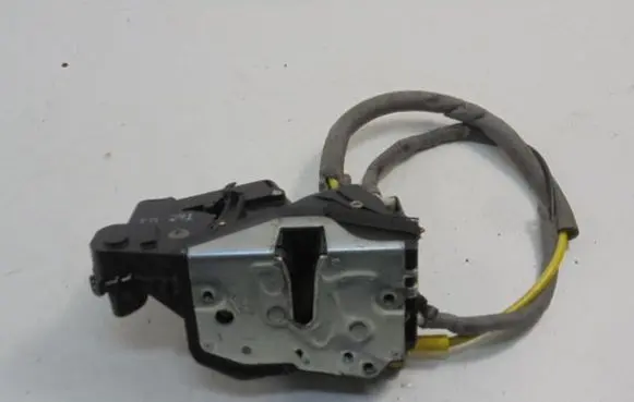 BMW 3 E36 Front door lock