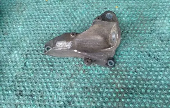 Audi A6 S6 C5 4B Gearbox mounting bracket 8D0399114AJ