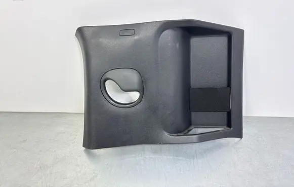 Land Rover Defender (C) pillar trim L8B2519A96A