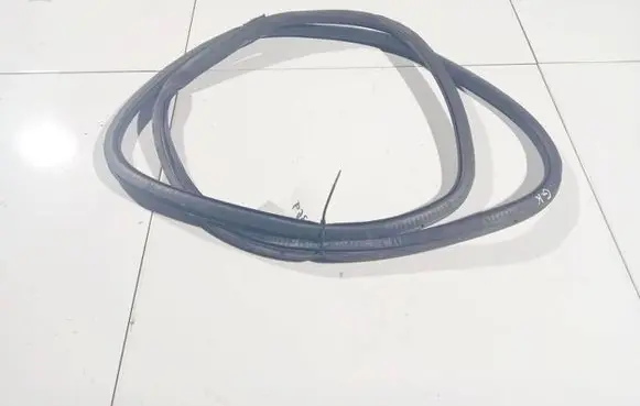 Audi A8 S8 D3 4E Rubber seal rear door 