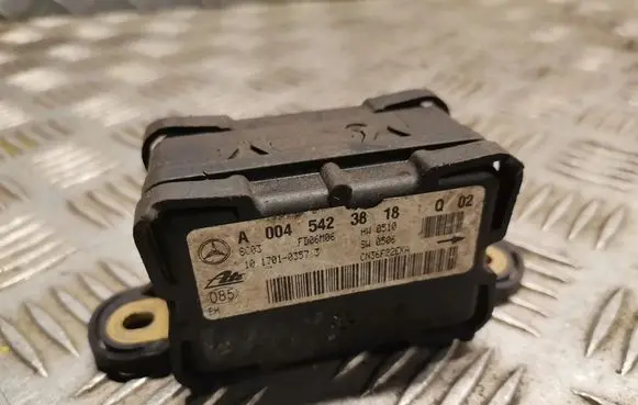Mercedes-Benz R W251 Yaw turn rate sensor 0045423818