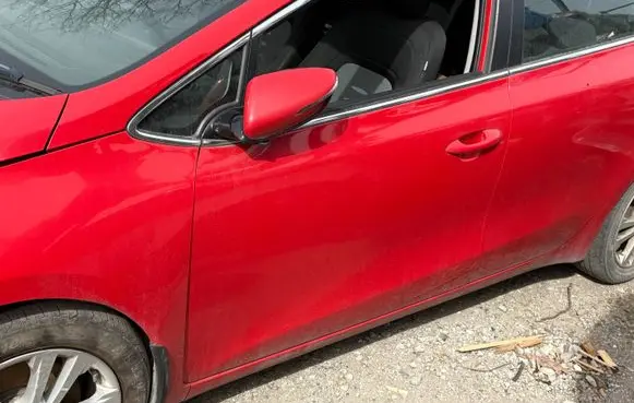 KIA Ceed Front door