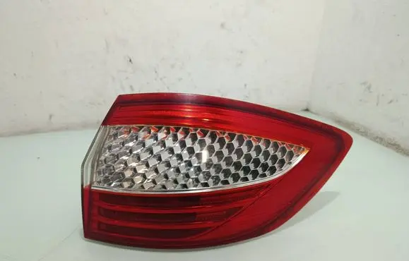 Ford Mondeo MK IV Rear/tail lights 7S7113404B 0374D