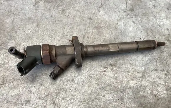 Peugeot 607 Fuel injector 9637277980