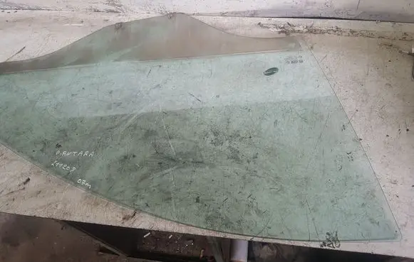 Opel Antara Front door window glass four-door