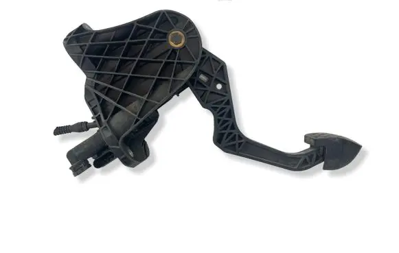 Volkswagen Touran I Clutch pedal 1T1721059BH