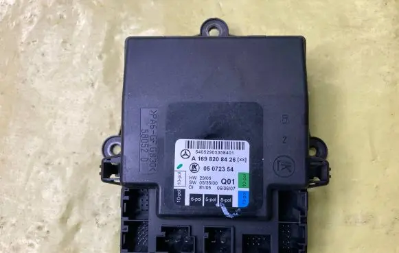 Mercedes-Benz B W245 Door control unit/module A1698208426