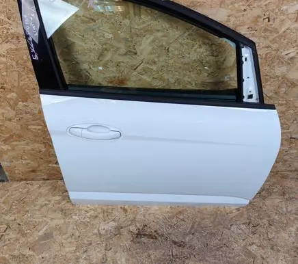 Ford C-MAX II Front door 