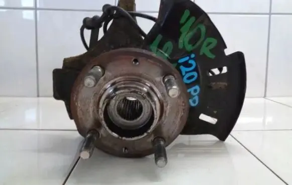 Hyundai i20 (PB PBT) Rear wheel hub