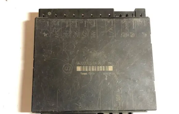 Mercedes-Benz S W220 Seat control module 2208206826 637900W28