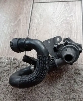 Land Rover Discovery 5 Water pump HJ328564BA