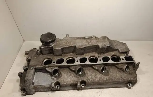 Mitsubishi L200 Rocker cam cover 4D56