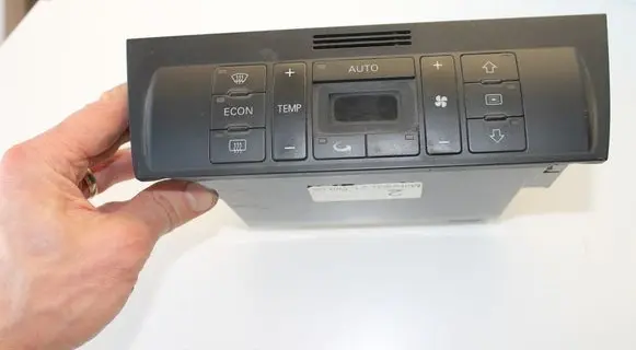 Audi A4 S4 B5 8D Climate control unit 8D0820043Q