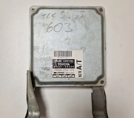 Toyota Land Cruiser (HDJ90) Engine control unit/module 8966160560