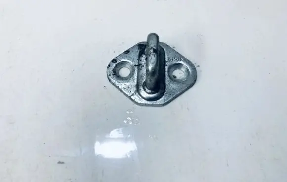 Toyota RAV 4 (XA20) Rear door lock loop/hook striker 