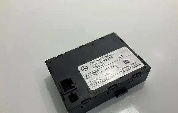 Mercedes-Benz E W211 Gateway control module A2114452600 A2115403545 410213009005