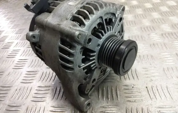 BMW X3 F25 Generator/alternator 7605061