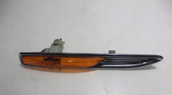 Ford Mondeo MK IV Front fender indicator light