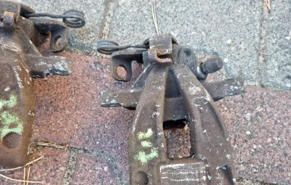 Peugeot 207 Rear brake caliper XXXXXXXXXXX