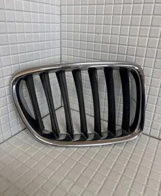 BMW X1 E84 Front bumper upper radiator grill 2993306