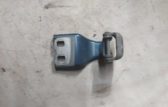 Rear door upper hinge