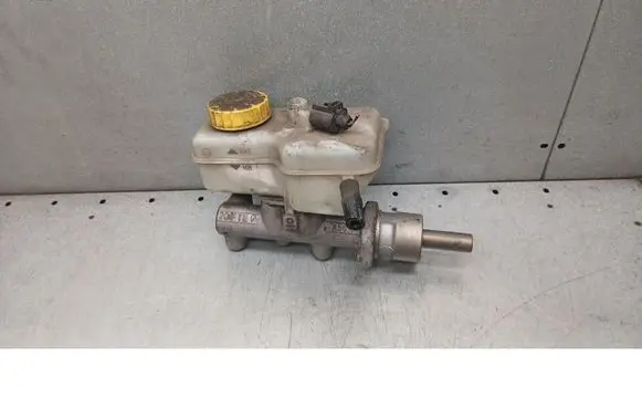 Master brake cylinder