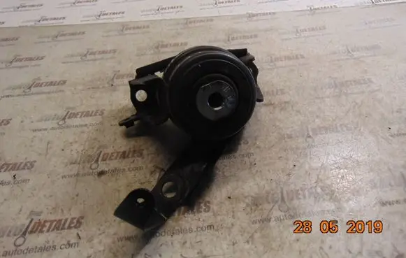 Toyota Corolla Verso AR10 Engine mount bracket