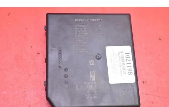 Nissan Pulsar Fuse box set 284B73ZL0A