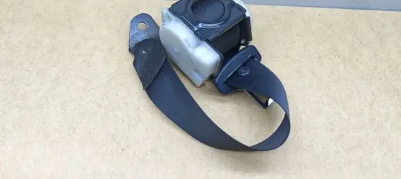 Mercedes-Benz CLK A209 C209 Rear seatbelt 2038601785