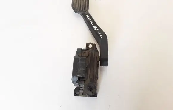 Volvo XC70 Accelerator throttle pedal 30683515