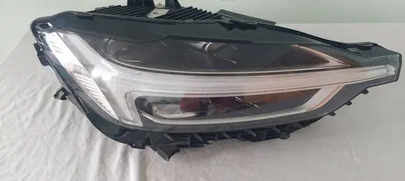 Volvo XC60 Headlight/headlamp 31655231