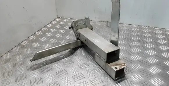 Radiator support slam panel bracket