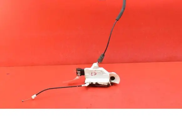 Citroen C3 Front door lock 006244