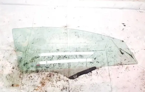 Honda Civic Front door window glass four-door