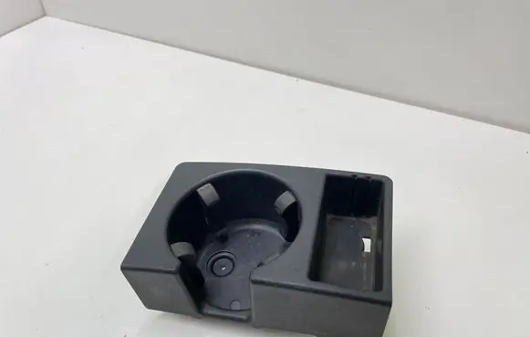 Cup holder front