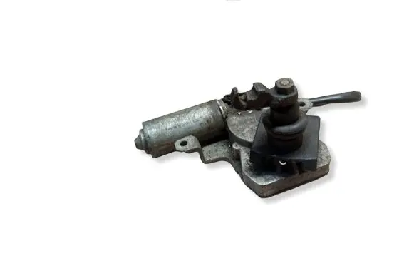Mercedes-Benz E W124 Rear window wiper motor 0390201506 1248201242